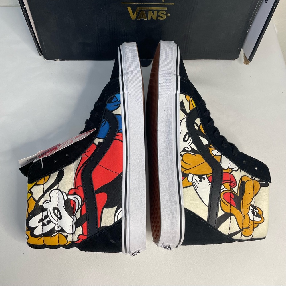 VANS x DISNEY collaboration “Mickey and friends” mens size 10.5 or wmns size 12